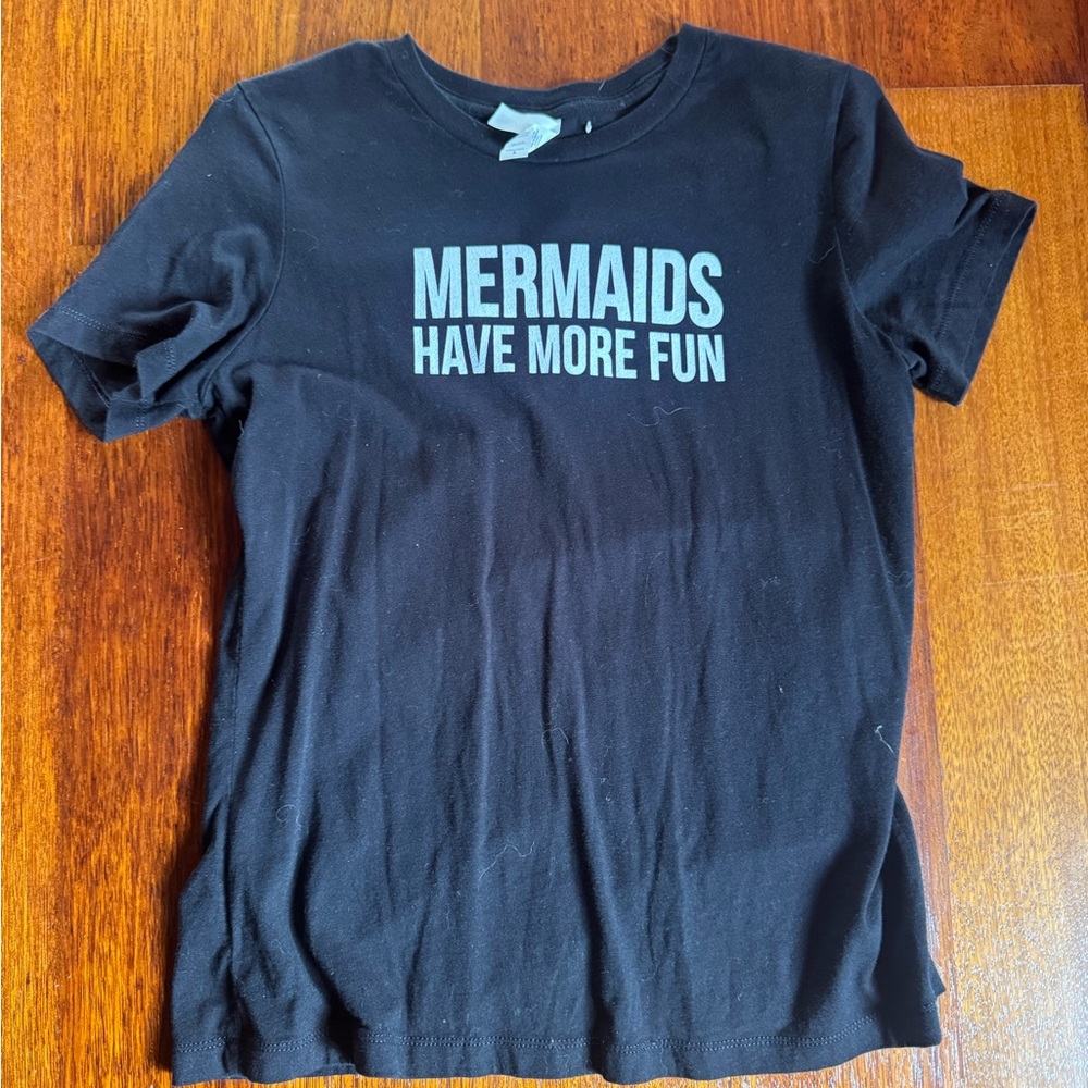 Mermaids have more fun black Graphic Tee